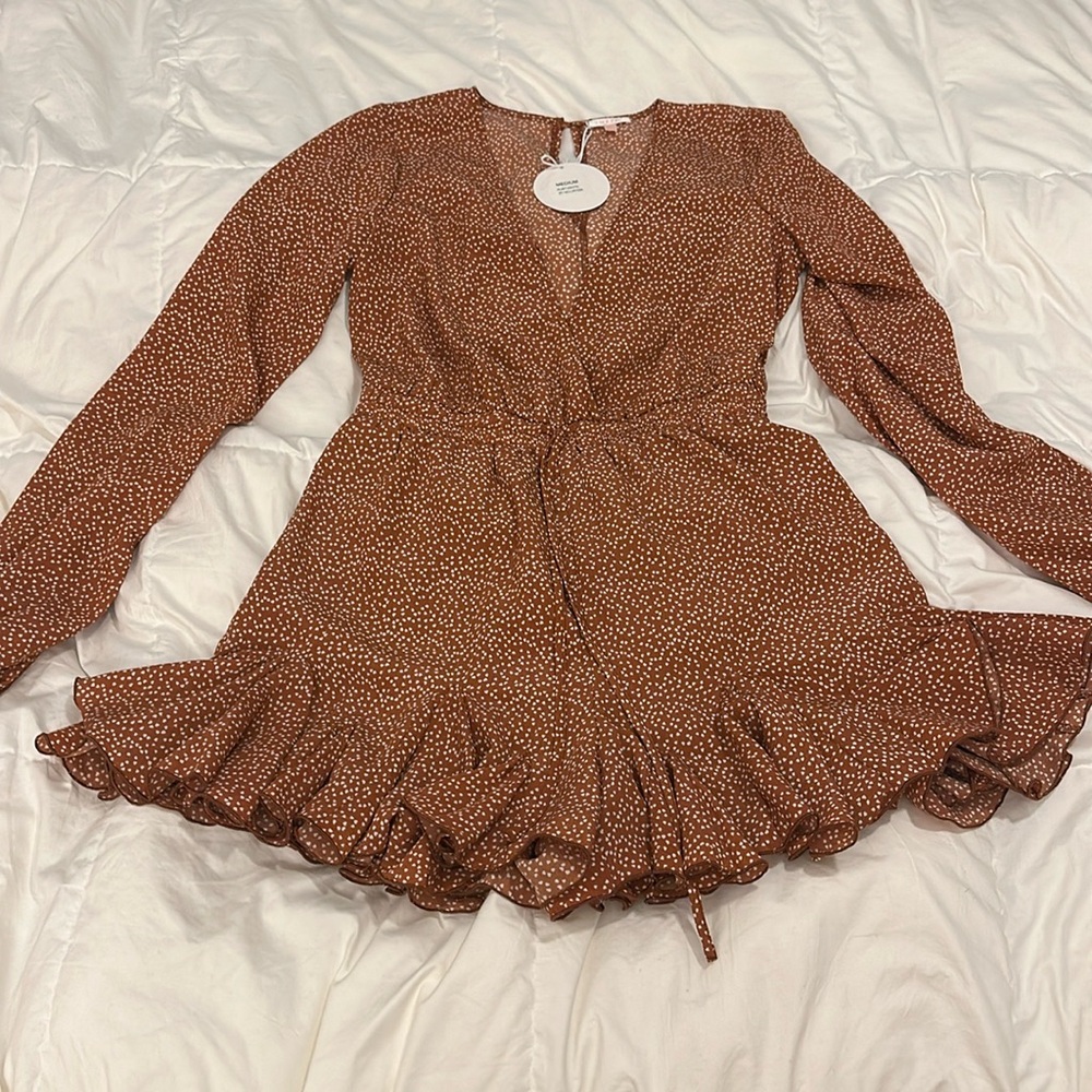 Brand new Vici’s So Ditzy ruffle romper in rust